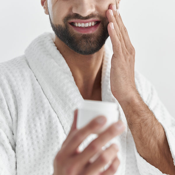 baume à barbe à l'huile de ricin comme avant
