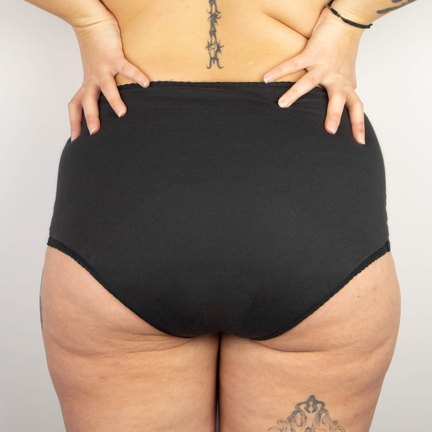 Shorty menstruel taille haute comme avant