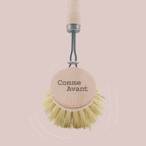 Laver les biberons avec une brosse vaisselle en bois naturelle : les précautions à connaître