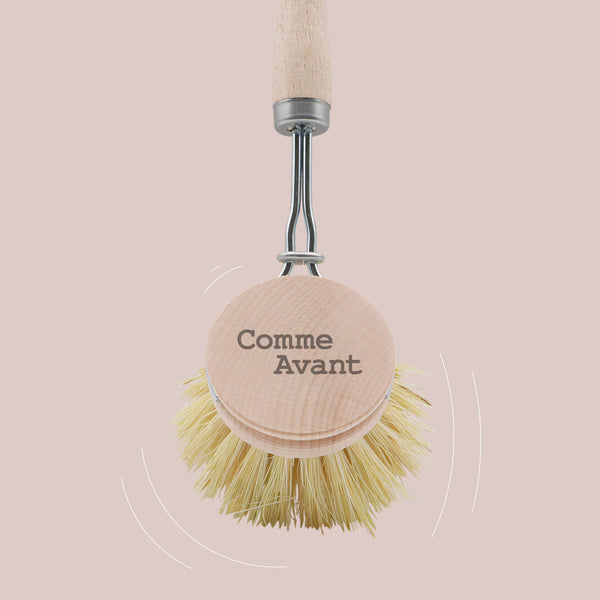 Laver les biberons avec une brosse vaisselle en bois naturelle : les précautions à connaître
