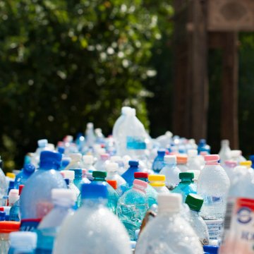 Comment se débarrasser des bouteilles d'eau en plastique ?