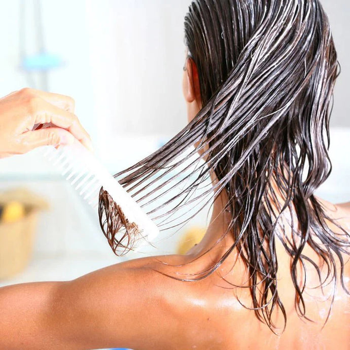 Les silicones, une fausse bonne idée pour vos cheveux - Comme Avant