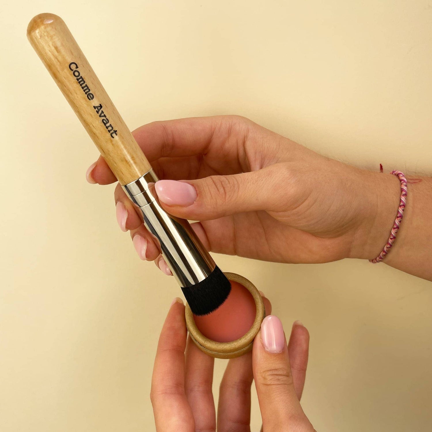 Pinceau blush en bois de hêtre