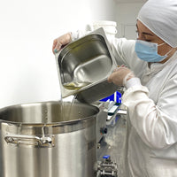 production artisanale du sérum contour des yeux Comme Avant