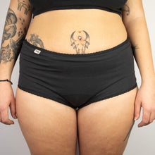 Shorty menstruel taille haute comme avant
