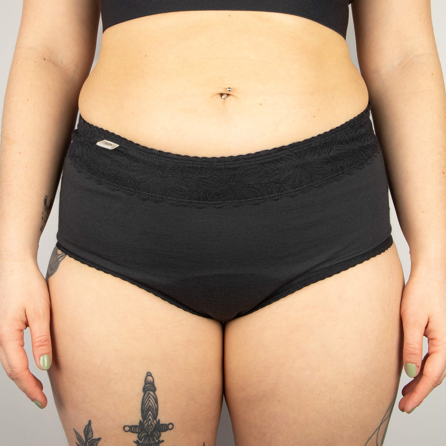 Shorty menstruel taille haute comme avant
